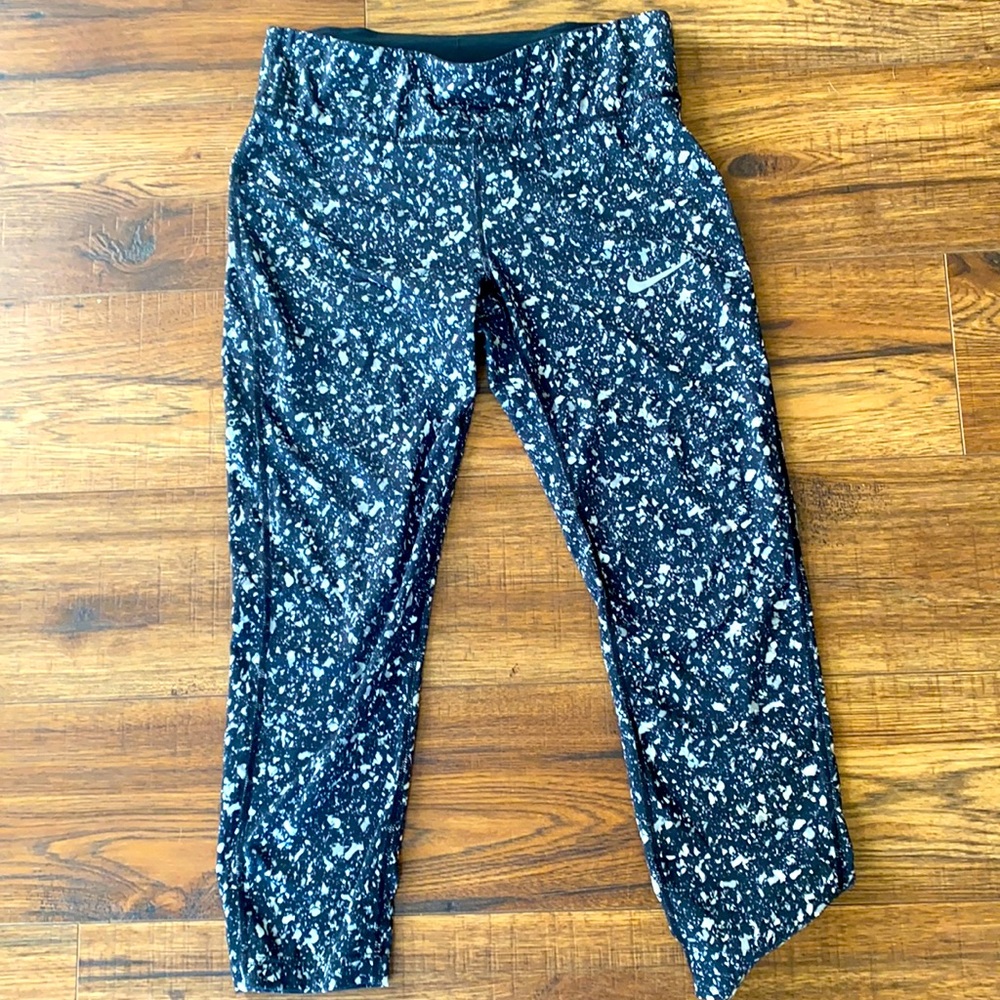 Nike dri-fit speckled black and white athletic leggings